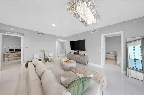 488 NE 18th Street Miami FL 33132
