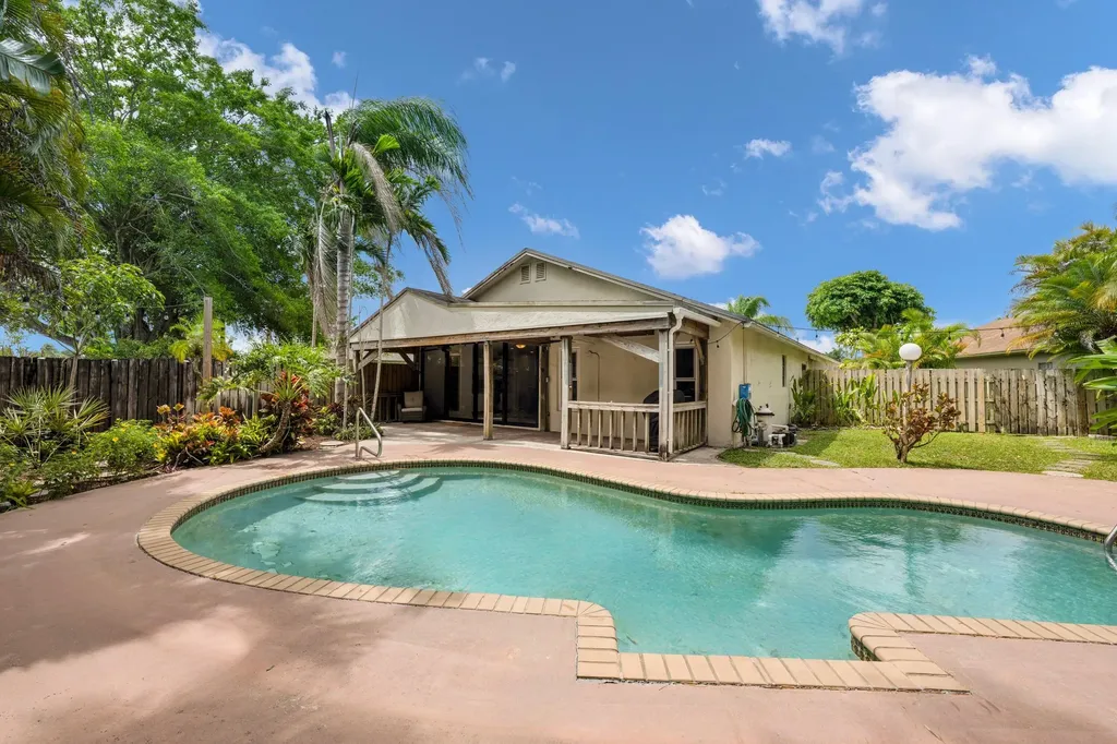 20924 N Springs Terrace Boca Raton FL 33428
