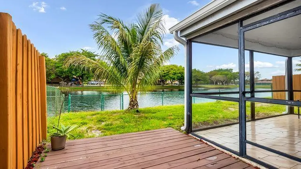 3761 NW 21 Street Coconut Creek FL 33066