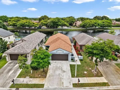 3761 NW 21 Street Coconut Creek FL 33066