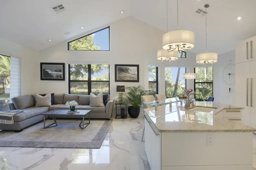 10720 Ave Of The Pga Palm Beach Gardens FL 33418
