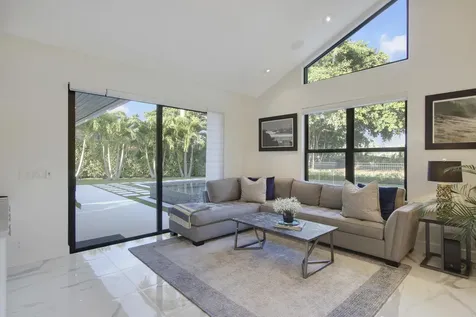 10720 Ave Of The Pga Palm Beach Gardens FL 33418