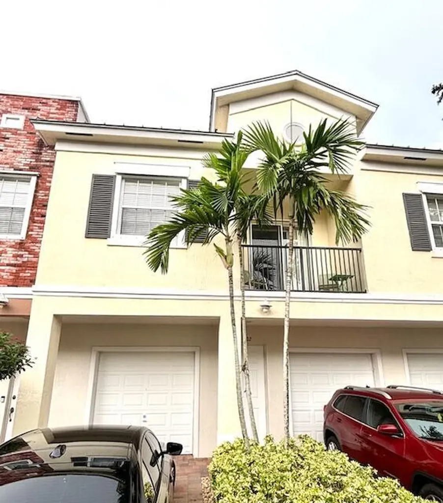 10520 SW Stephanie Way Port St Lucie FL 34987
