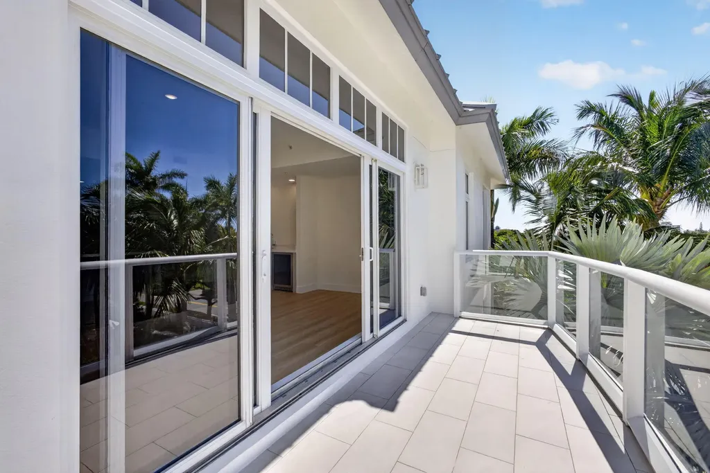 182 Lake Drive Palm Beach Shores FL 33404