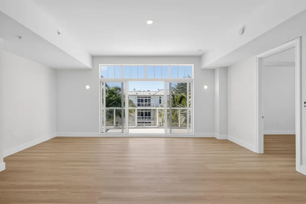 182 Lake Drive Palm Beach Shores FL 33404