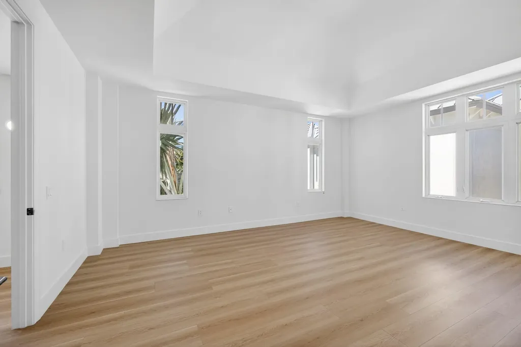 182 Lake Drive Palm Beach Shores FL 33404