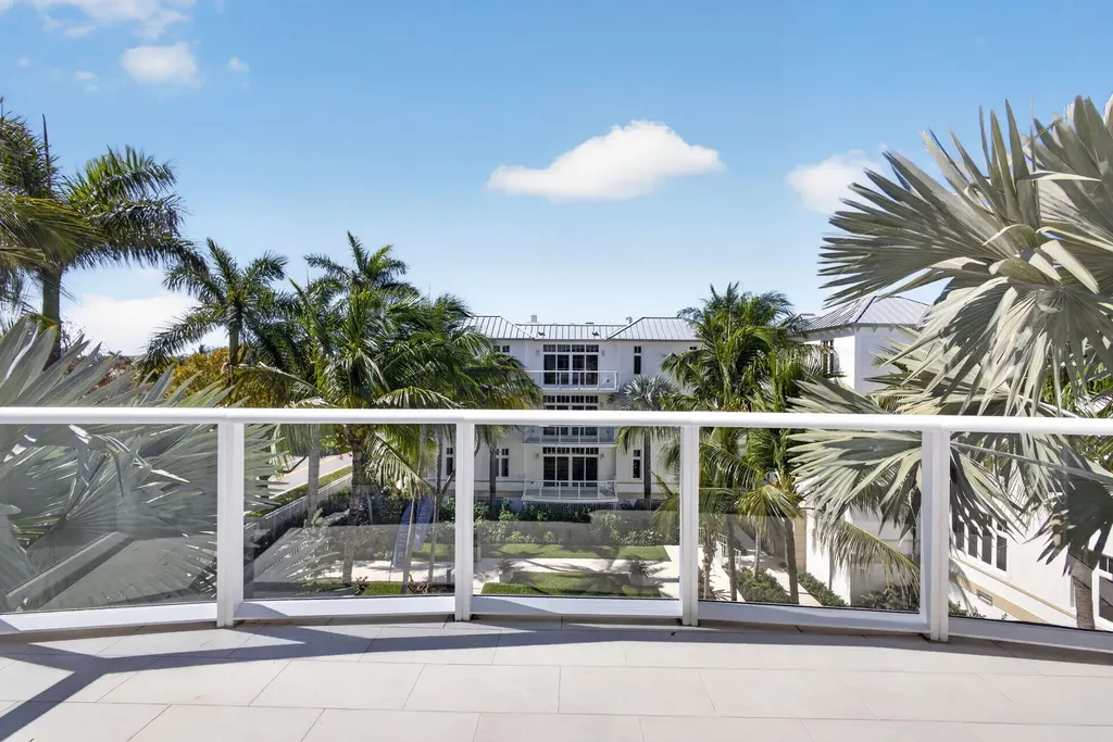 182 Lake Drive Palm Beach Shores FL 33404