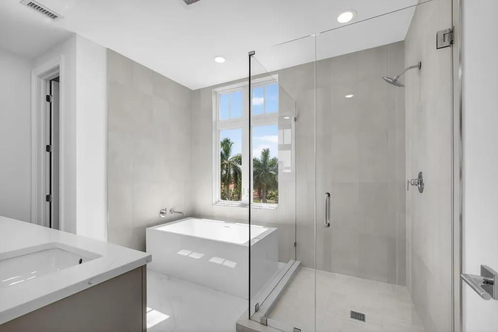 182 Lake Drive Palm Beach Shores FL 33404