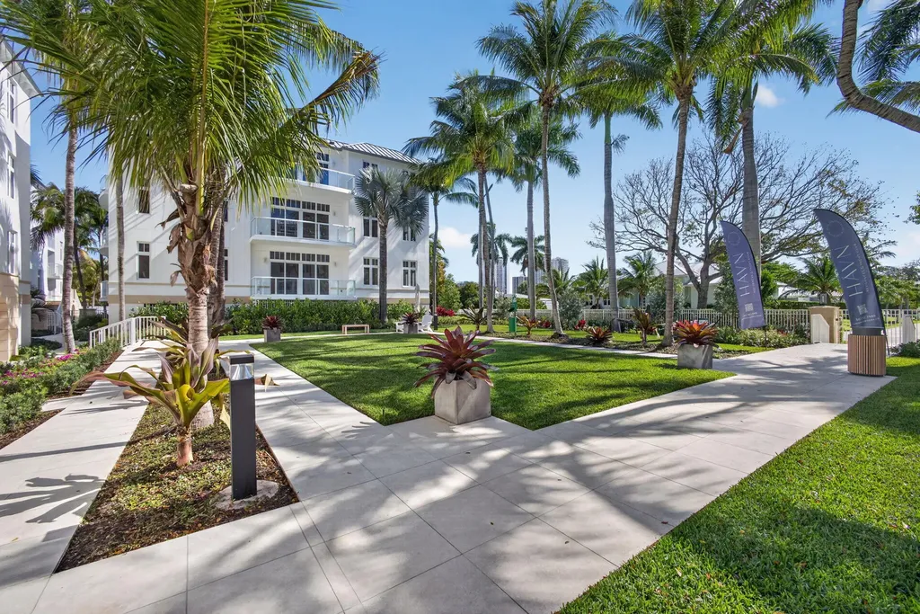 182 Lake Drive Palm Beach Shores FL 33404