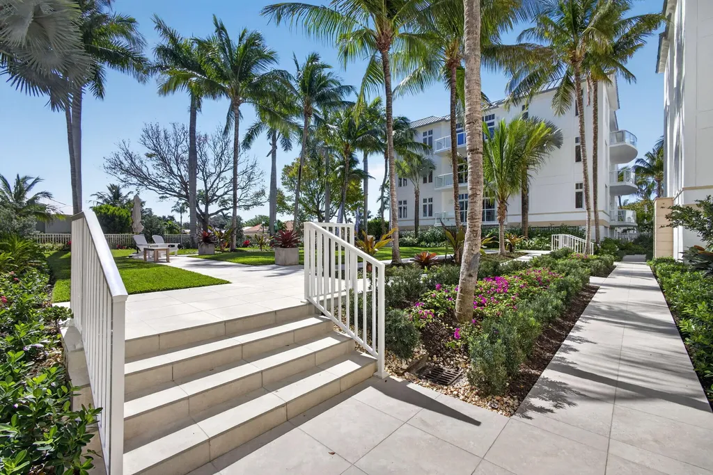 182 Lake Drive Palm Beach Shores FL 33404