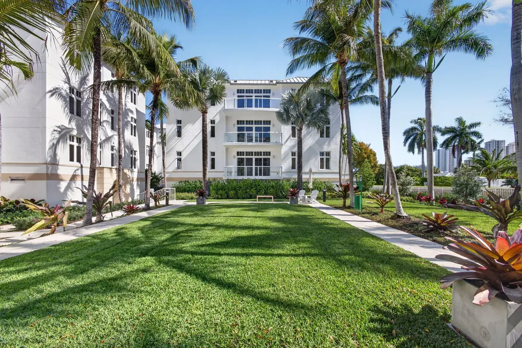 182 Lake Drive Palm Beach Shores FL 33404