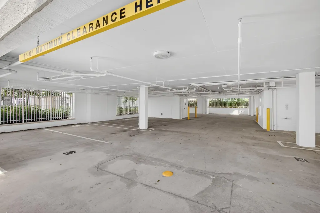 182 Lake Drive Palm Beach Shores FL 33404