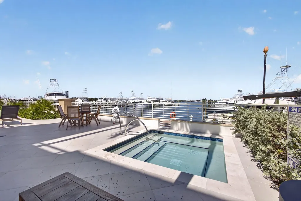 182 Lake Drive Palm Beach Shores FL 33404