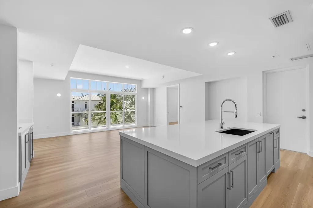 182 Lake Drive Palm Beach Shores FL 33404