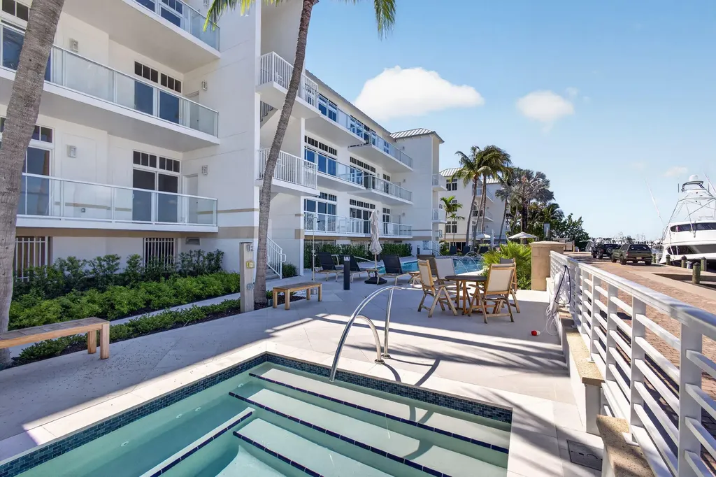 182 Lake Drive Palm Beach Shores FL 33404