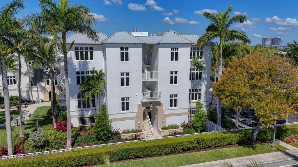 182 Lake Drive Palm Beach Shores FL 33404