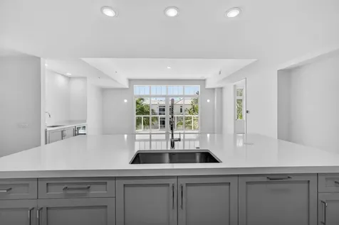 182 Lake Drive Palm Beach Shores FL 33404