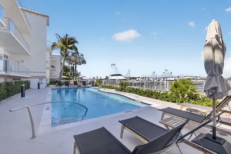 182 Lake Drive Palm Beach Shores FL 33404