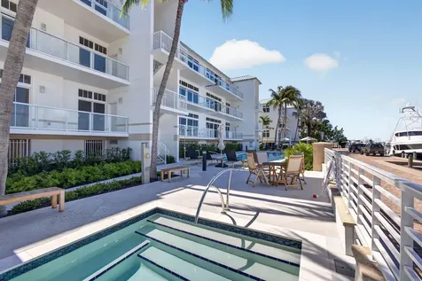 182 Lake Drive Palm Beach Shores FL 33404