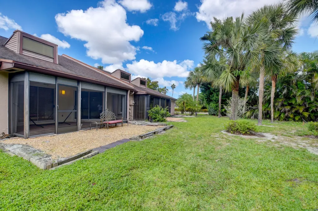 4666 S Fountains Drive S Lake Worth FL 33467