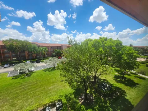 601 SW 142nd Avenue SW Pembroke Pines FL 33027