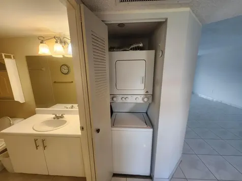 601 SW 142nd Avenue SW Pembroke Pines FL 33027