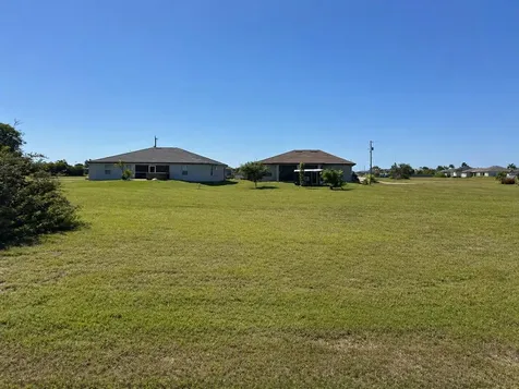 3242 NW 41st Avenue Cape Coral FL 33993