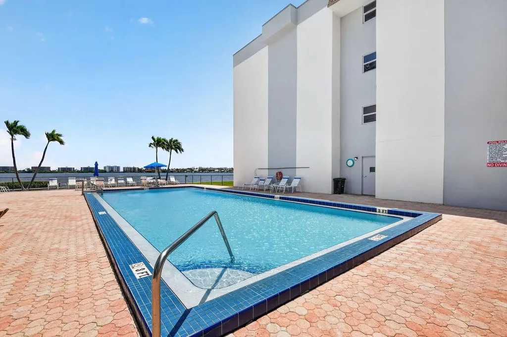 1502 S Lakeside Drive Lake Worth Beach FL 33460