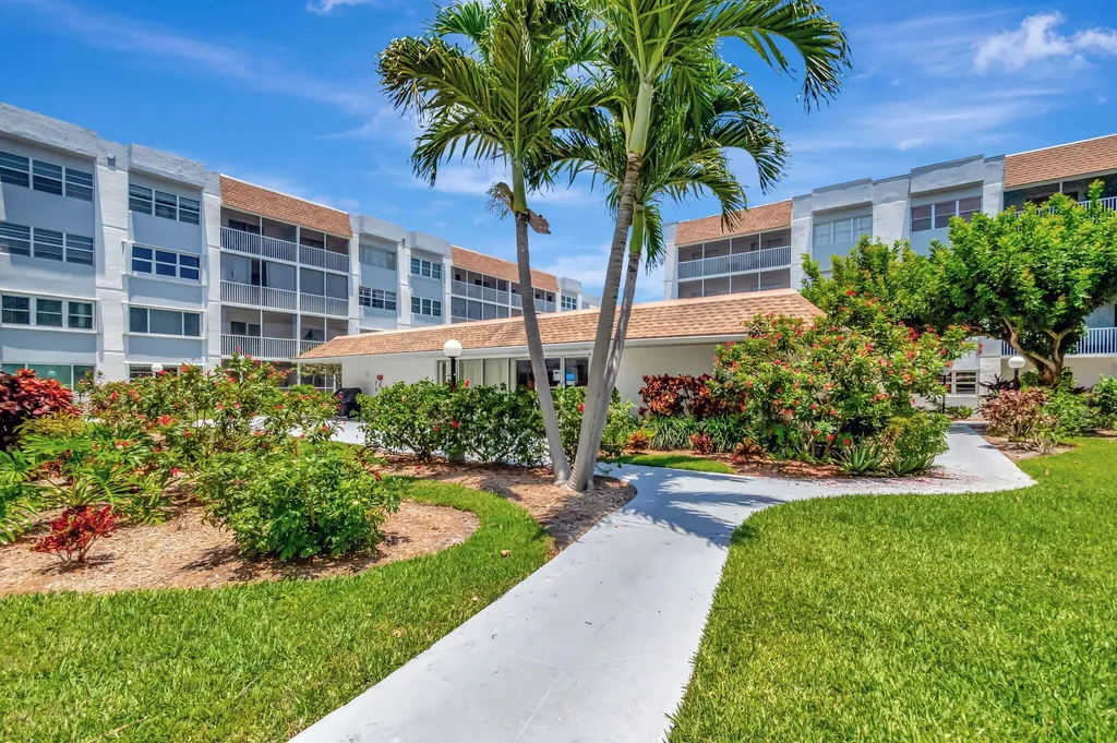 1502 S Lakeside Drive Lake Worth Beach FL 33460