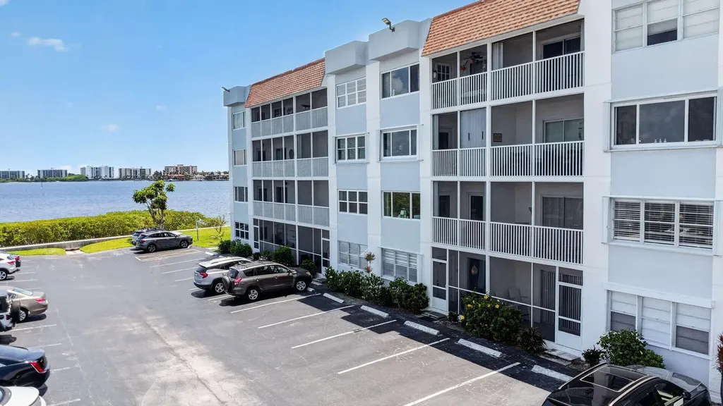 1502 S Lakeside Drive Lake Worth Beach FL 33460