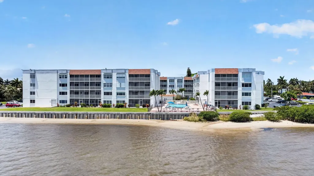 1502 S Lakeside Drive Lake Worth Beach FL 33460