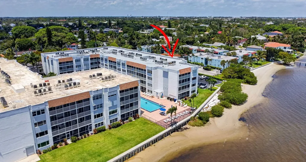 1502 S Lakeside Drive Lake Worth Beach FL 33460
