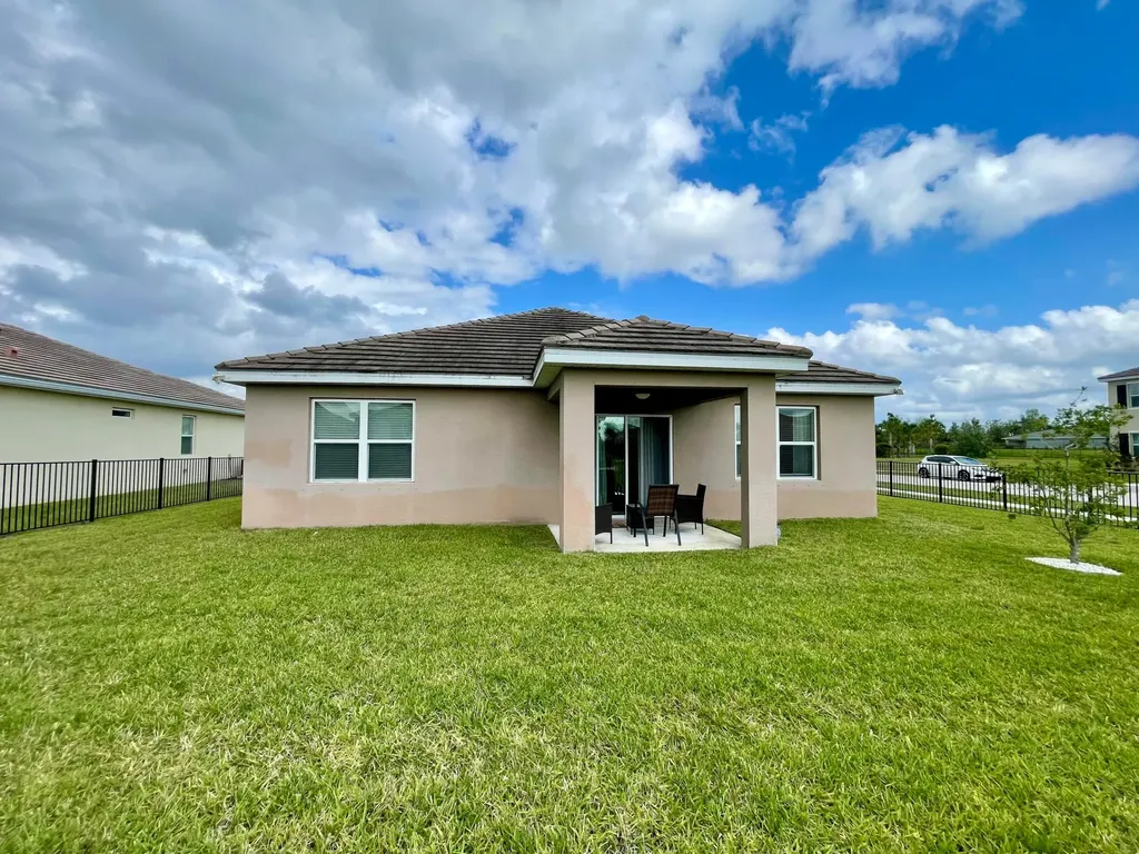 10574 SW Cambria Lane Port St Lucie FL 34987