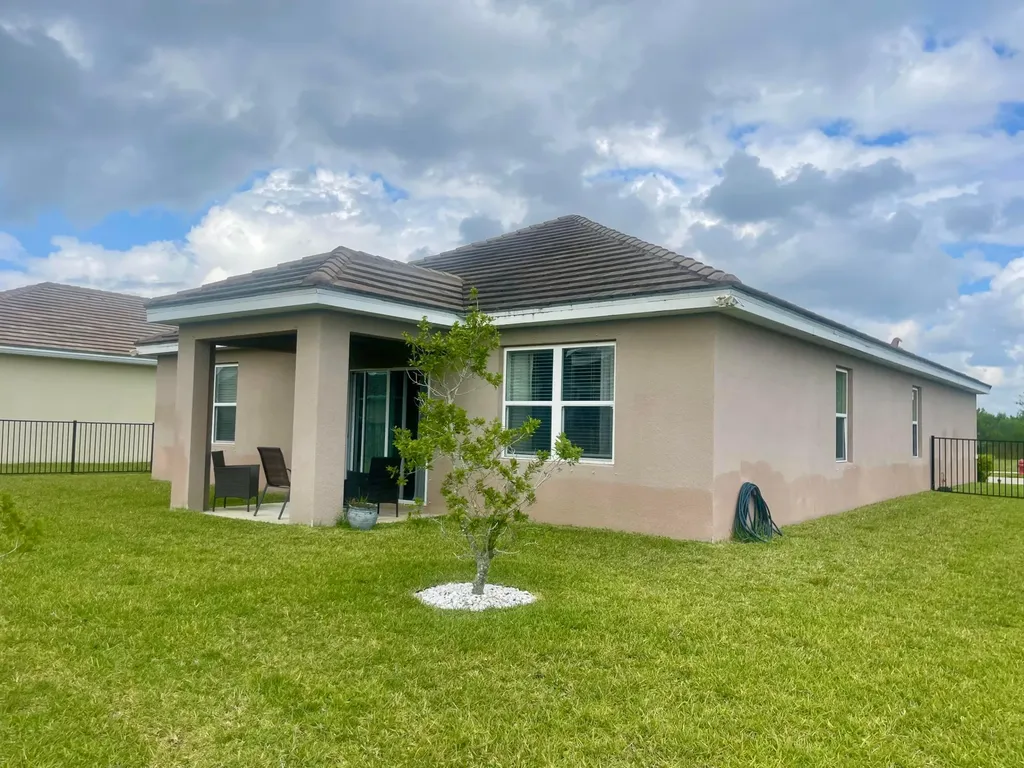 10574 SW Cambria Lane Port St Lucie FL 34987