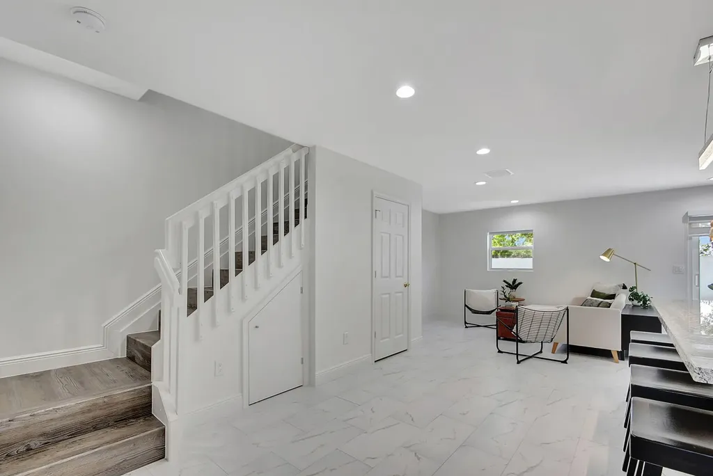 3871 Patio Court Palm Springs FL