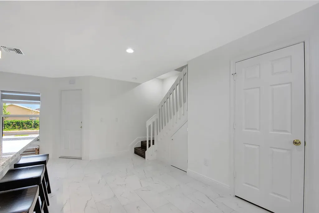 3871 Patio Court Palm Springs FL