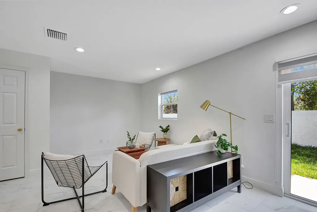 3871 Patio Court Palm Springs FL