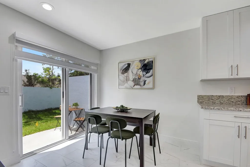 3871 Patio Court Palm Springs FL