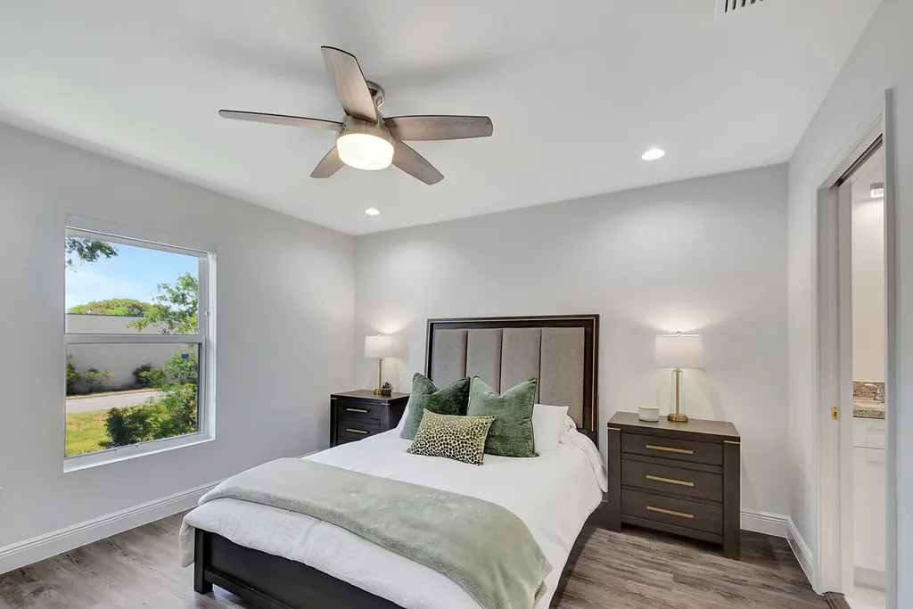3871 Patio Court Palm Springs FL
