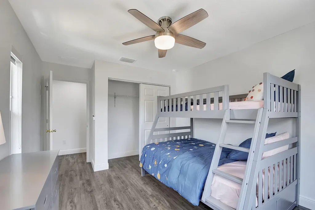 3871 Patio Court Palm Springs FL