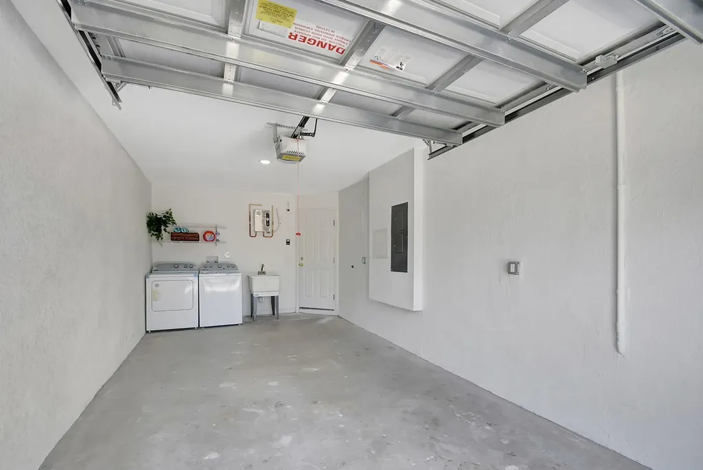 3871 Patio Court Palm Springs FL