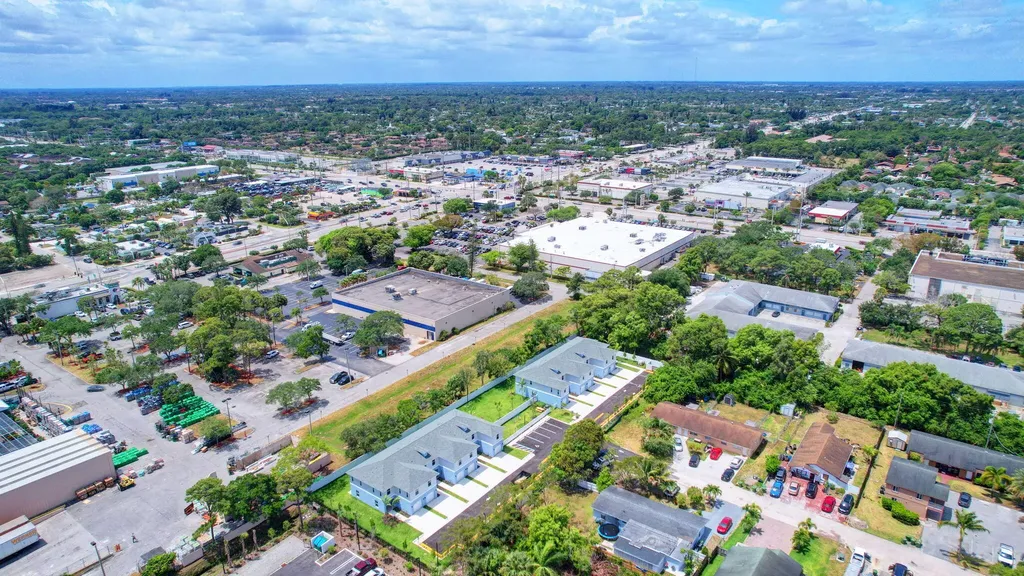 3871 Patio Court Palm Springs FL