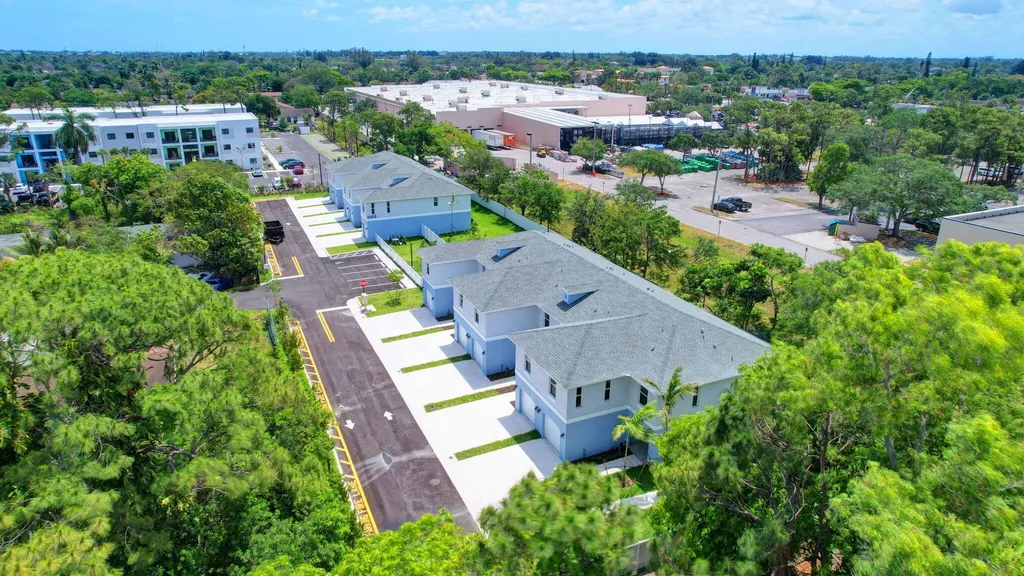 3871 Patio Court Palm Springs FL