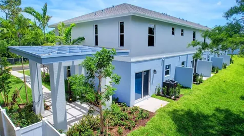 3871 Patio Court Palm Springs FL