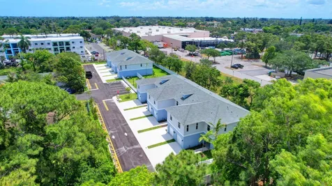 3871 Patio Court Palm Springs FL