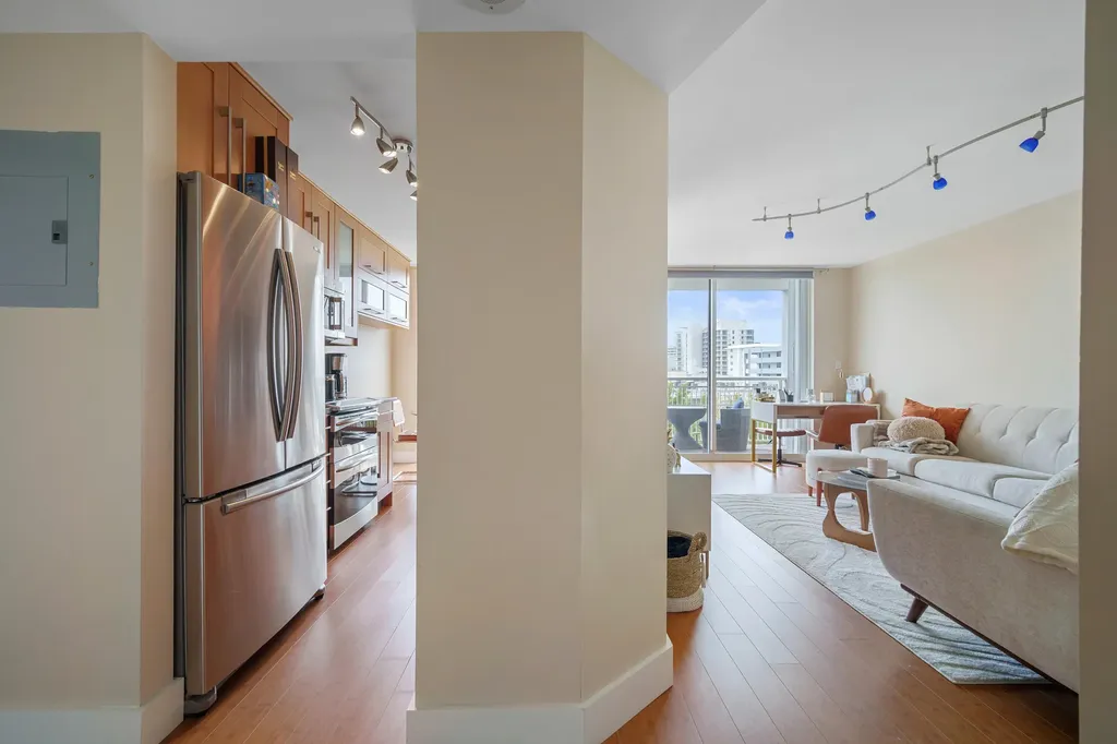 1688 West Avenue Miami Beach FL 33139