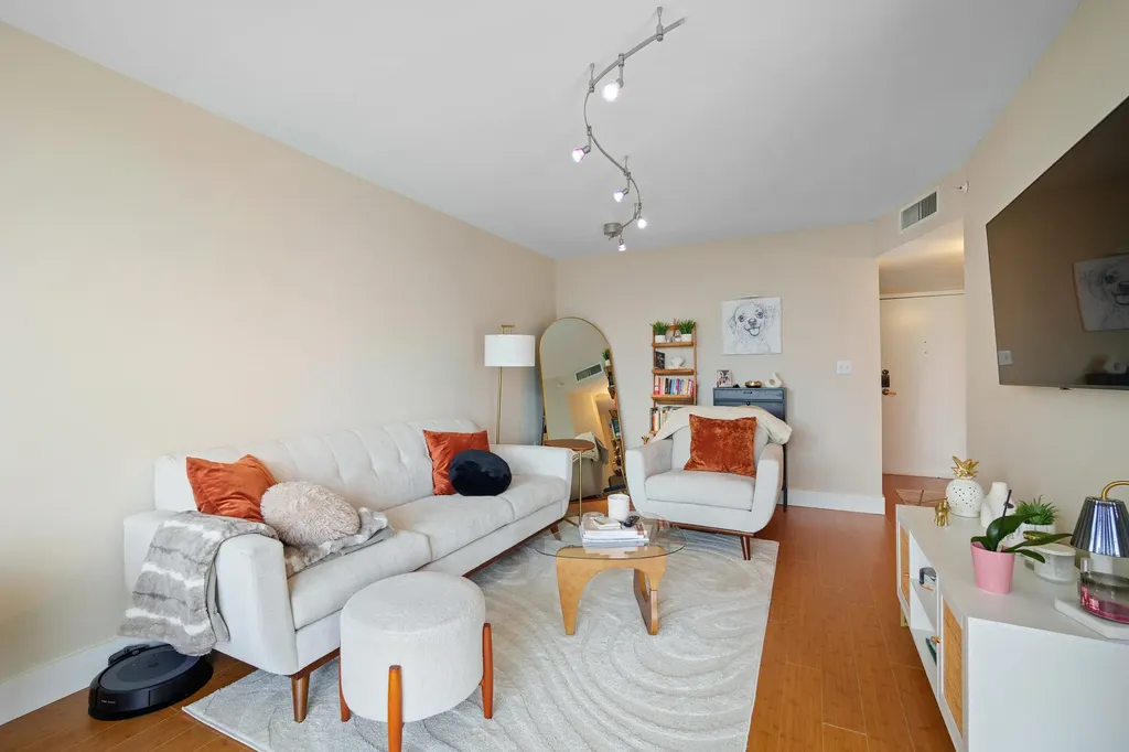 1688 West Avenue Miami Beach FL 33139