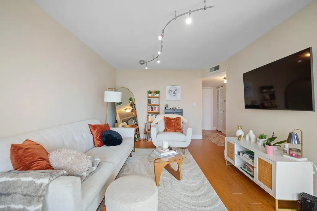 1688 West Avenue Miami Beach FL 33139