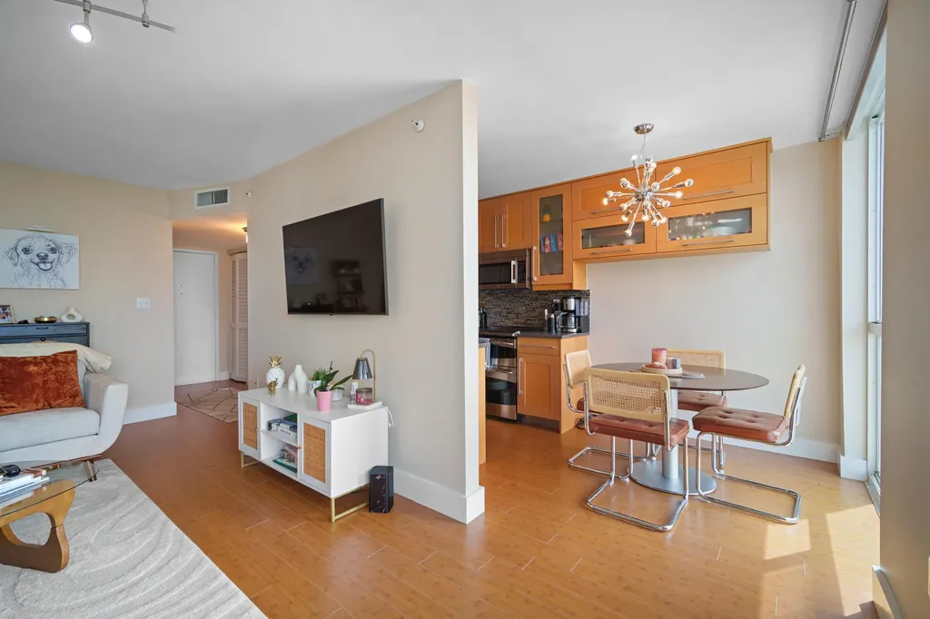 1688 West Avenue Miami Beach FL 33139
