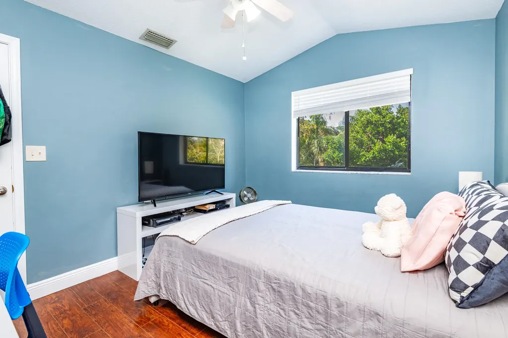 740 SE 1st Way Deerfield Beach FL 33441
